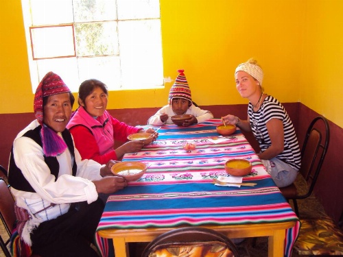 Taquile Familia Celso image 50